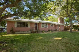 403 4th Ave, Smithville, TX 78957 - Photo 1