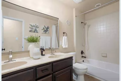 121 E Adelanta Place, Round Rock, TX 78681 - Photo 25