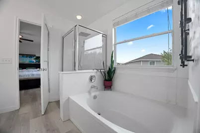 7625 Cayenne Lane, Austin, TX 78741 - Photo 19