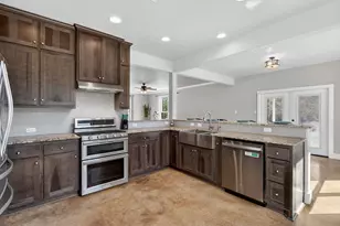 923 N Debco Ln, Spicewood, TX 78669 - Photo 11