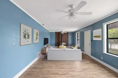 148 E Boundary Street, Giddings, TX 78942 - Photo 3