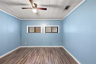 148 E Boundary St, Giddings, TX 78942 - Photo 11