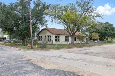 148 E Boundary Street, Giddings, TX 78942 - Photo 19