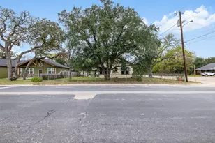 148 E Boundary St, Giddings, TX 78942 - Photo 1