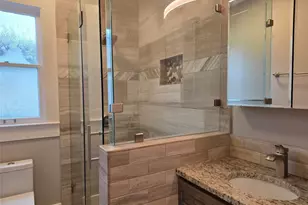 206 E 34th St, Austin, TX 78705 - Photo 11