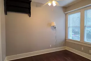 206 E 34th St, Austin, TX 78705 - Photo 13