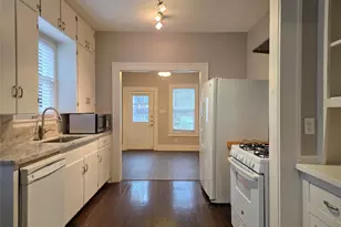 206 E 34th St, Austin, TX 78705 - Photo 7
