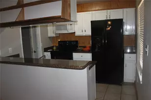 1504 Lakeview Dr, Lockhart, TX 78644 - Photo 3