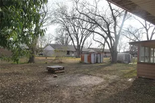 1504 Lakeview Dr, Lockhart, TX 78644 - Photo 7