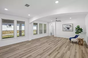 913 Indian Hawthorne Dr, Georgetown, TX 78628 - Photo 5