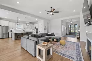 225 Spicewood Trails Dr, Spicewood, TX 78669 - Photo 5