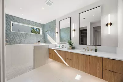 1175 Navasota Street #2, Austin, TX 78702 - Photo 23