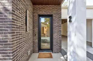 1175 Navasota St, Austin, TX 78702 - Photo 11