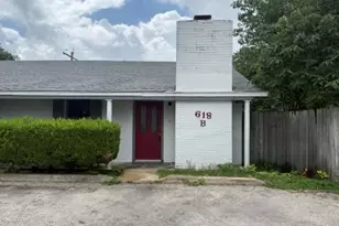 618 Mill St, San Marcos, TX 78666 - Photo 1