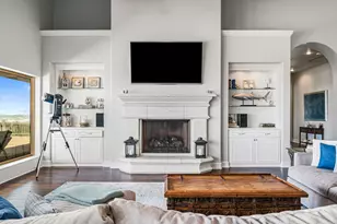 672 Villa Dr, Crystal Beach, TX 77650 - Photo 3