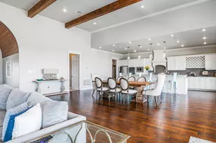 672 Villa Dr, Crystal Beach, TX 77650 - Photo 5