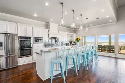 672 Villa Drive, Crystal Beach, TX 77650 - Photo 9