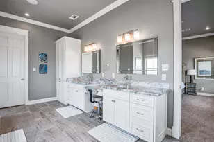 672 Villa Dr, Crystal Beach, TX 77650 - Photo 21