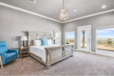 672 Villa Drive, Crystal Beach, TX 77650 - Photo 17