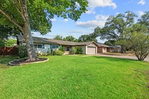 8612 Stillwood Ln, Austin, TX 78757 - Photo 7