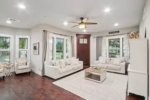 804 Howard St, Taylor, TX 76574 - Photo 9