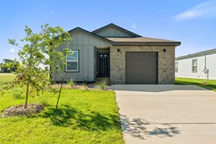2024 Applewood Dr, Lockhart, TX 78644 - Photo 1