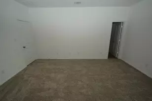 404 E Bass Dr, Bastrop, TX 78602 - Photo 17