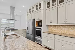 6533 E Hill Dr, Austin, TX 78731 - Photo 17