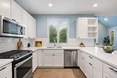 1909 E M Franklin Avenue, Austin, TX 78723 - Photo 7