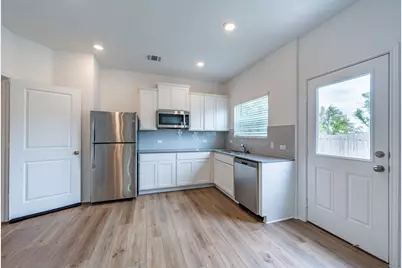 10217 Prague Court, Austin, TX 78747 - Photo 3