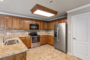 20307 Highland Lake Dr, Lago Vista, TX 78645 - Photo 5