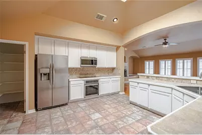 27 Troon Drive, Lakeway, TX 78738 - Photo 17