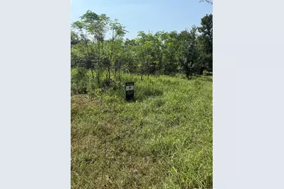 1005 Henderson Street, Cameron, TX 76520 - Photo 3