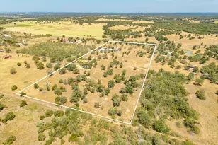 1951 Dowdy Rd, Seguin, TX 78155 - Photo 37