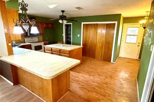 333 Spring Valley St, Hutto, TX 78634 - Photo 31