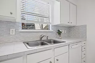 8400 Jamestown Dr, Austin, TX 78758 - Photo 13