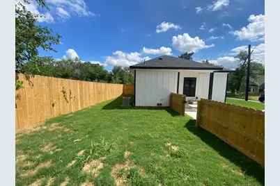 116 Field Street, Luling, TX 78648 - Photo 11