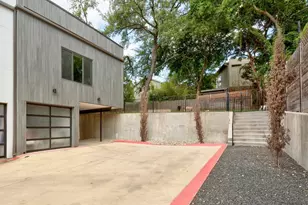 2804 S 1st St, Austin, TX 78704 - Photo 23