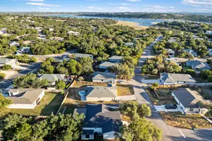 21208 Santa Rosa Ave, Lago Vista, TX 78645 - Photo 29