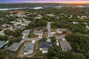 21208 Santa Rosa Ave, Lago Vista, TX 78645 - Photo 23