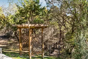 701 Furlong Dr, Austin, TX 78746 - Photo 35