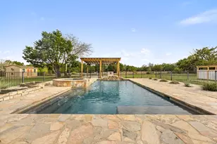 911 Oak Meadow Dr, Dripping Springs, TX 78620 - Photo 1
