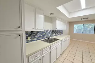 8806 Cainwood Ln, Austin, TX 78729 - Photo 9