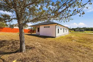 133 Esperanza Dr, Bastrop, TX 78602 - Photo 5