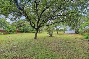 410 Magnolia St, Bastrop, TX 78602 - Photo 25