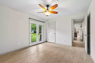 410 Magnolia St, Bastrop, TX 78602 - Photo 19
