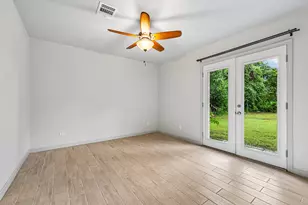 410 Magnolia St, Bastrop, TX 78602 - Photo 17