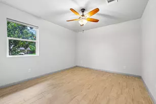 410 Magnolia St, Bastrop, TX 78602 - Photo 21