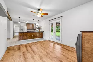410 Magnolia St, Bastrop, TX 78602 - Photo 13