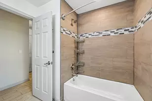 410 Magnolia St, Bastrop, TX 78602 - Photo 17